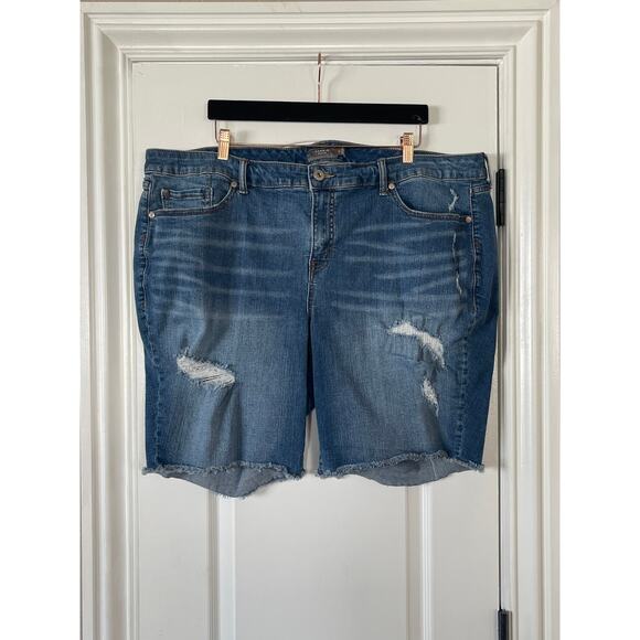 Torrid Vintage Stretch Denim Jean Mid-Rise Shorts Sz. 26 - Picture 2 of 8